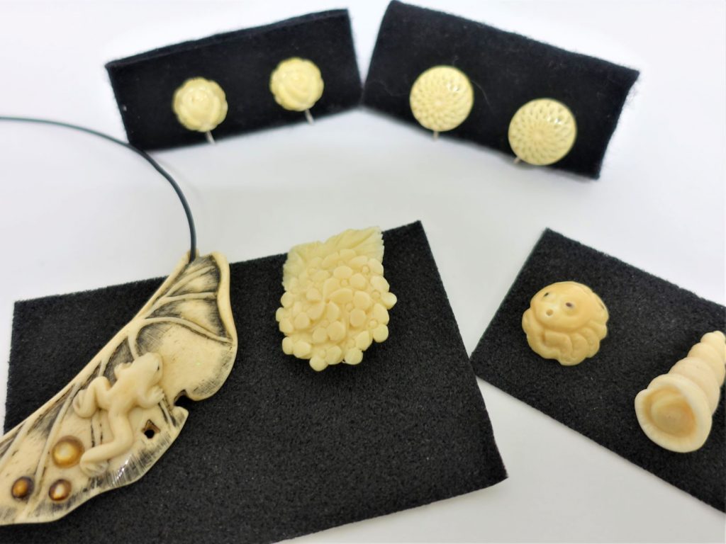 指定鯨類科学調査法人 一般財団法人日本鯨類研究所所蔵クジラアイテム Vol 3 外出先でも気分があがる 装飾品 オフィスで使えるアイテム 耳ヨリ くじら情報 くじらタウン