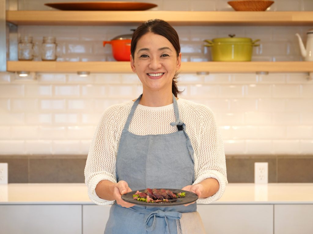 スポーツ選手の食事を支えるレジェンド寮母 村野明子さん考案「スポーツの日」アスリートレシピ! くじらのロースト編 | 耳ヨリくじら情報 ...